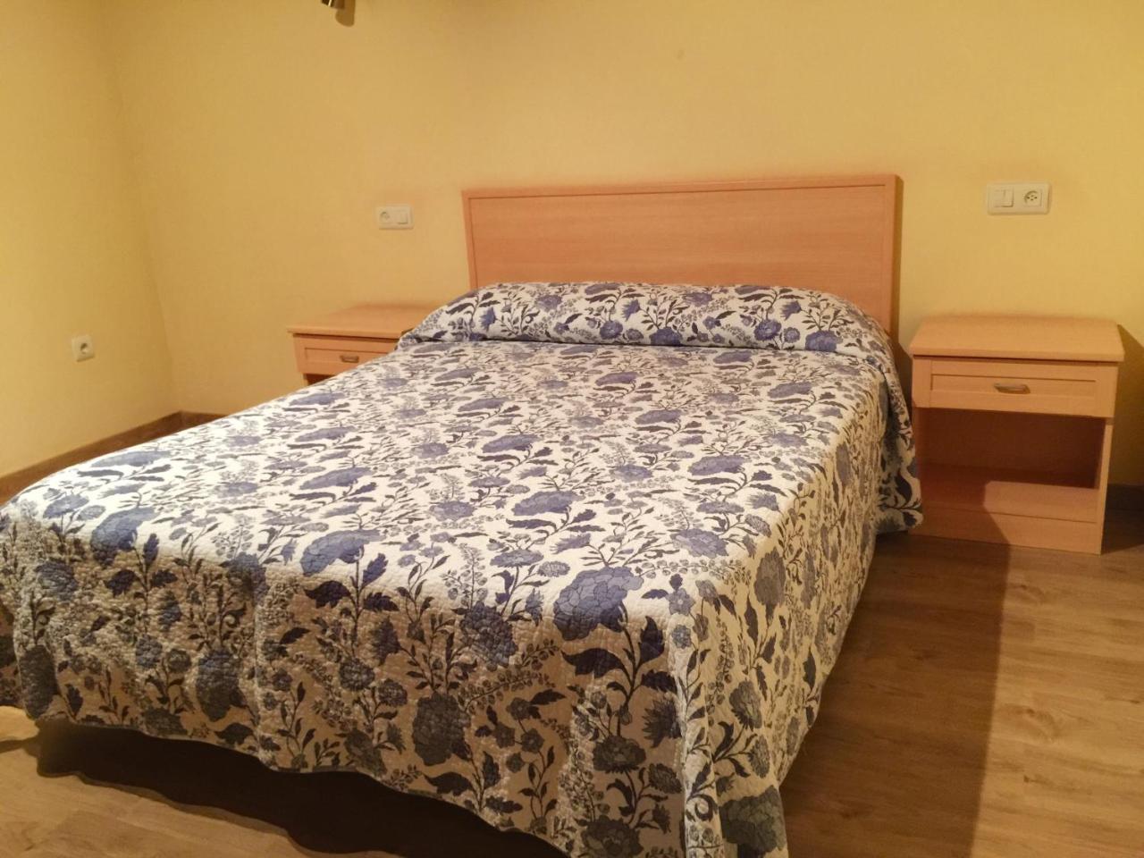 Cuina Hostal-Restaurante Casa Giz מראה חיצוני תמונה